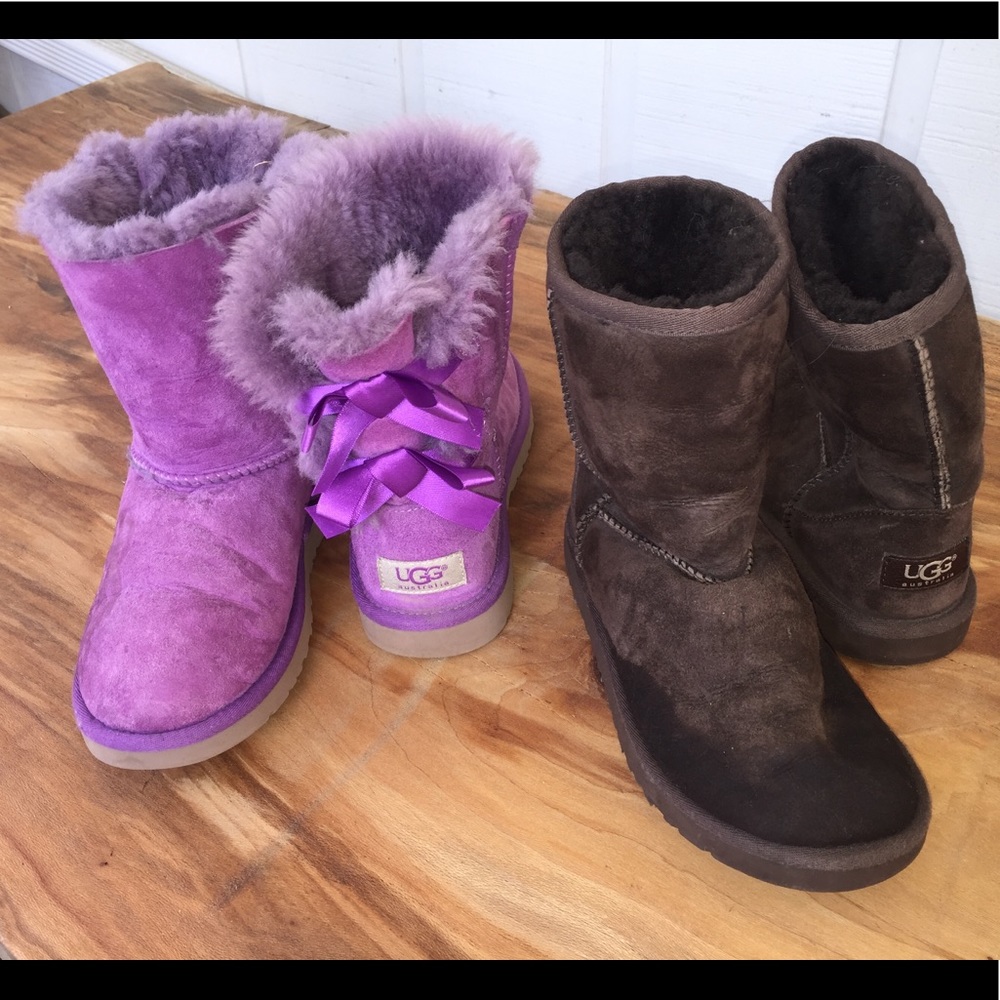 2 Pairs of Uggs